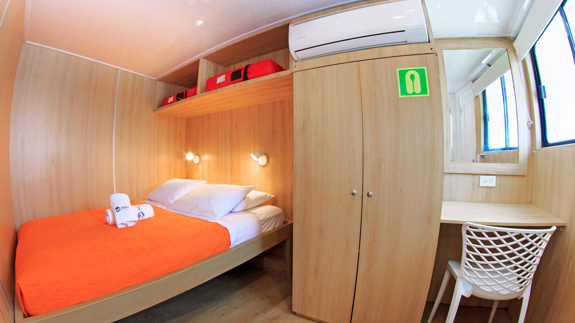 Main deck cabin