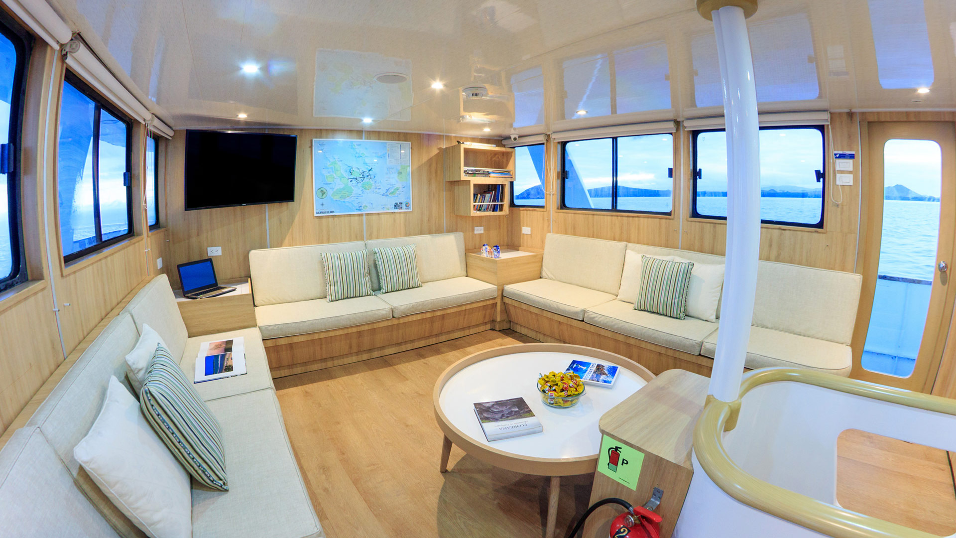 Maindeck lounge