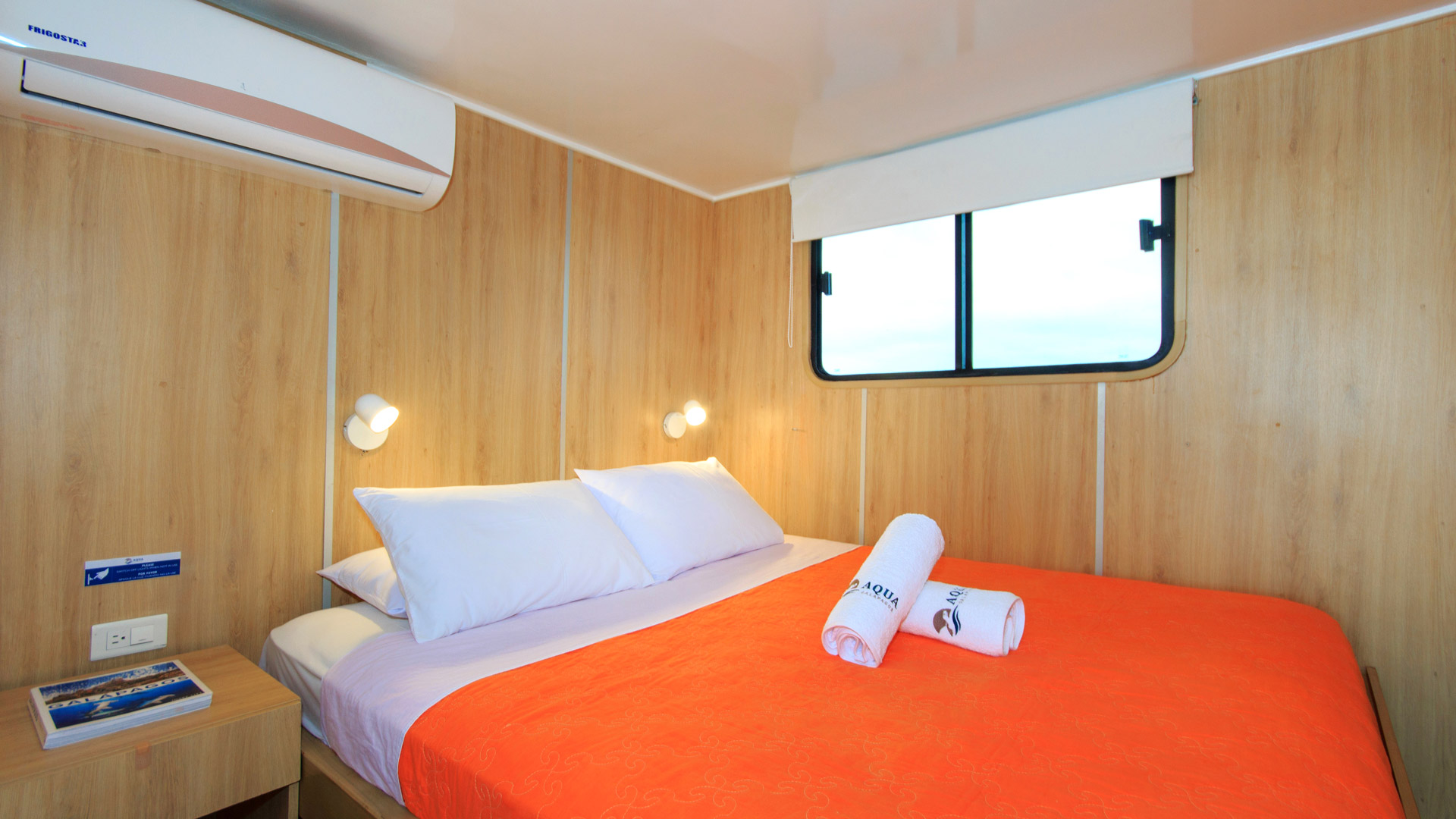 Upper deck double cabin