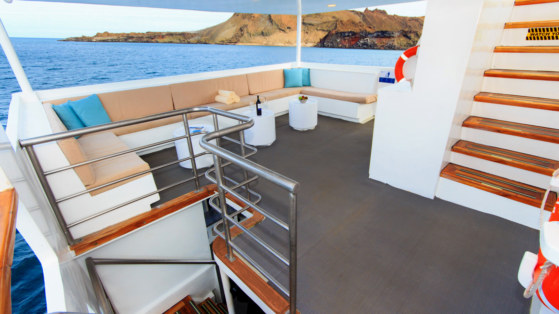 Upper deck lounge