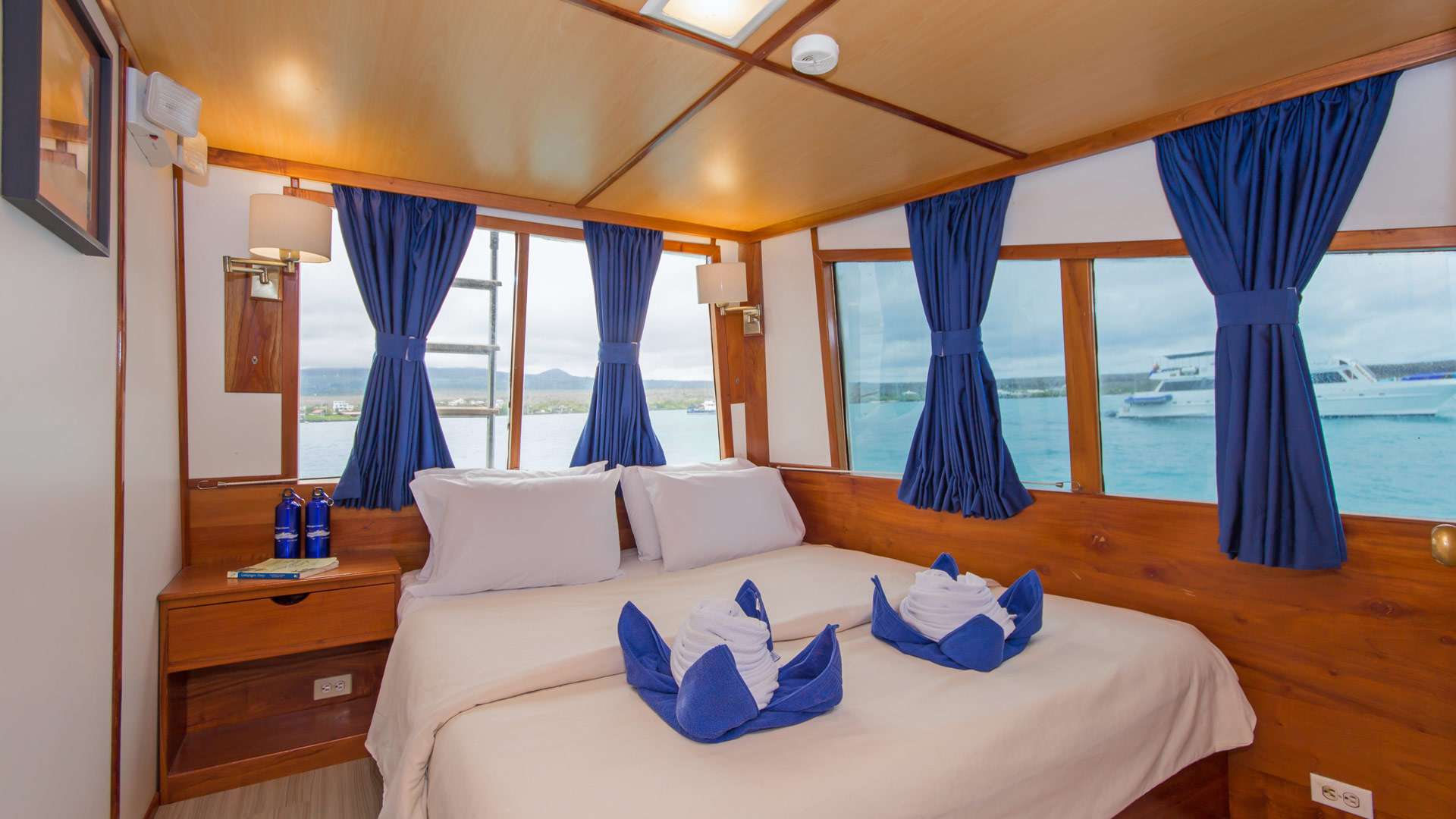 Double cabin