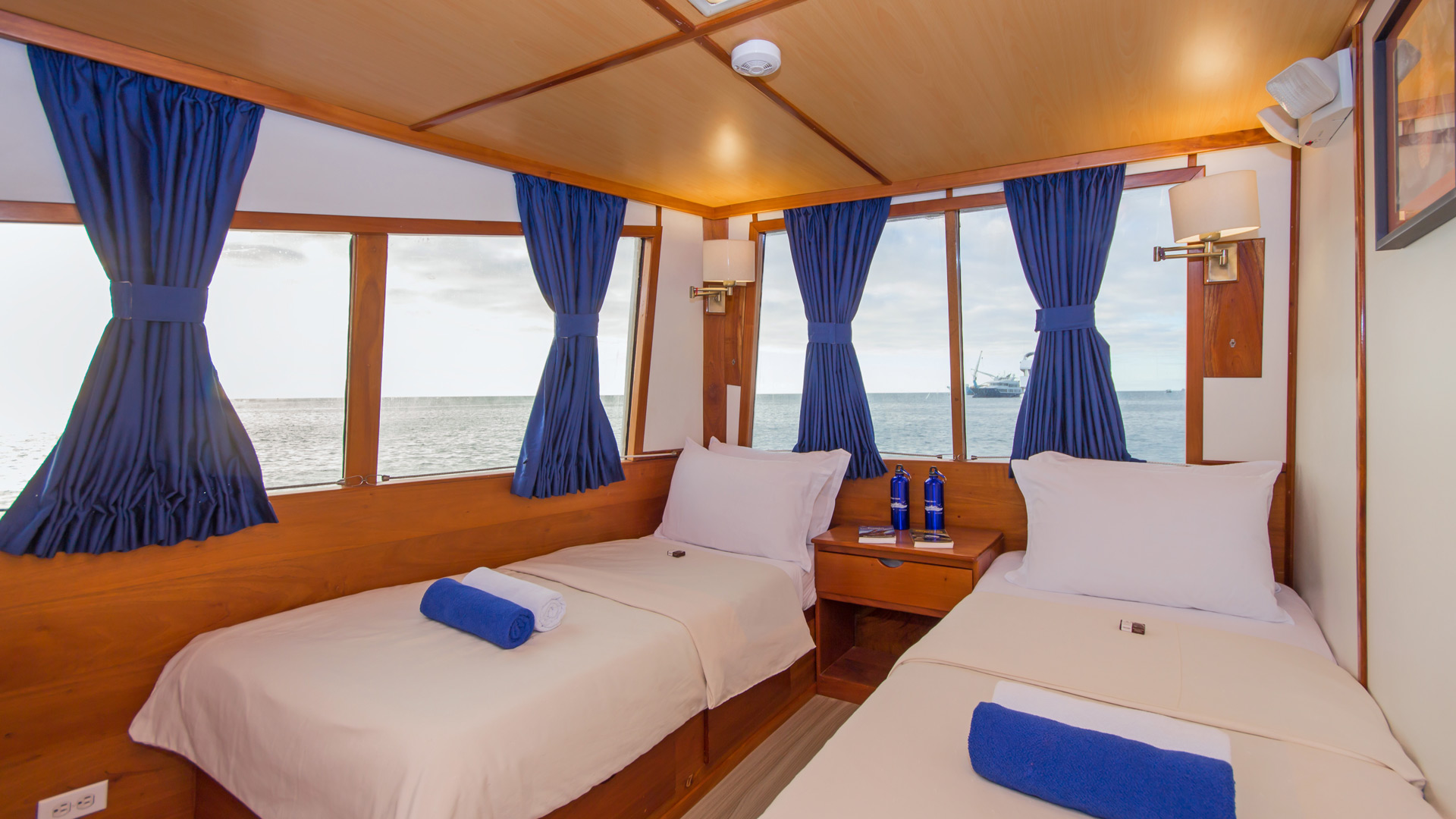 Twin cabin
