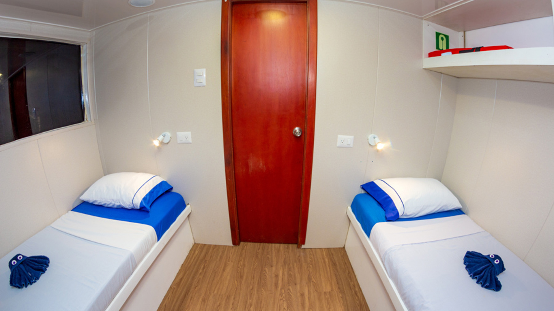 Twin cabin