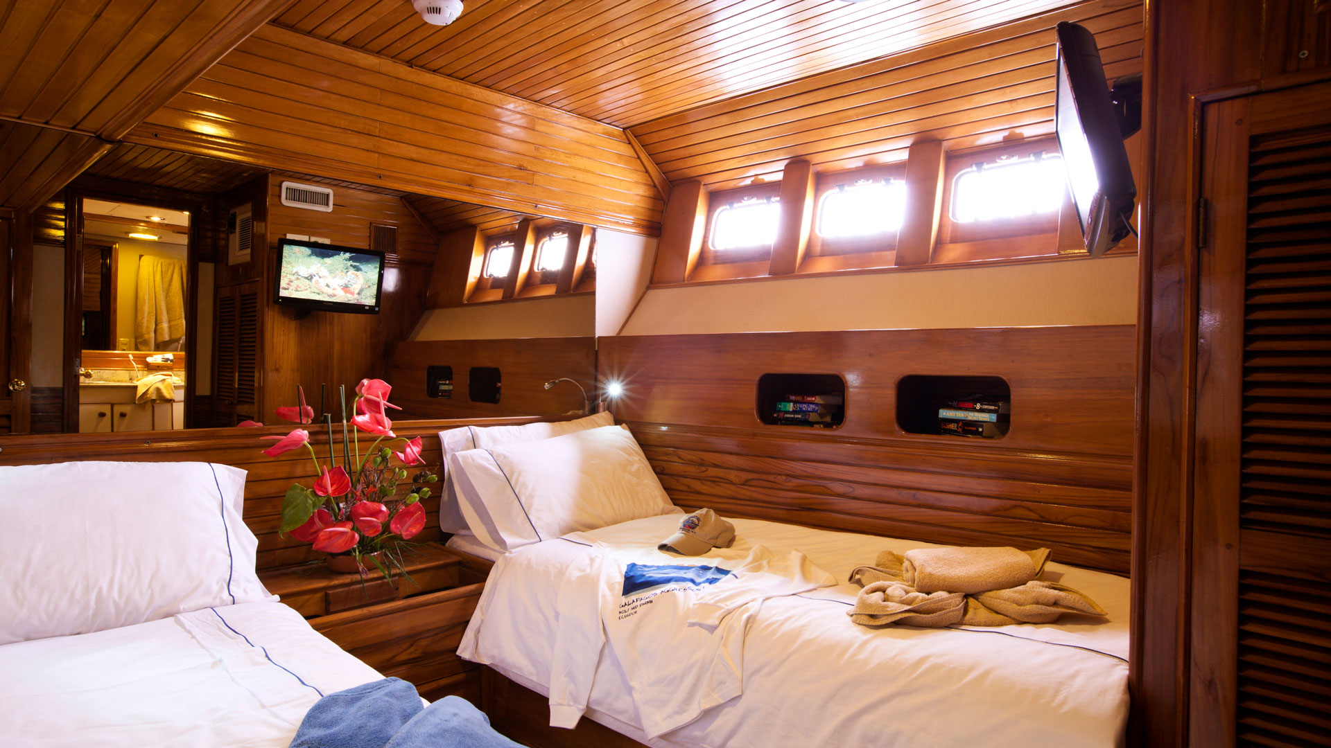 Twin cabin