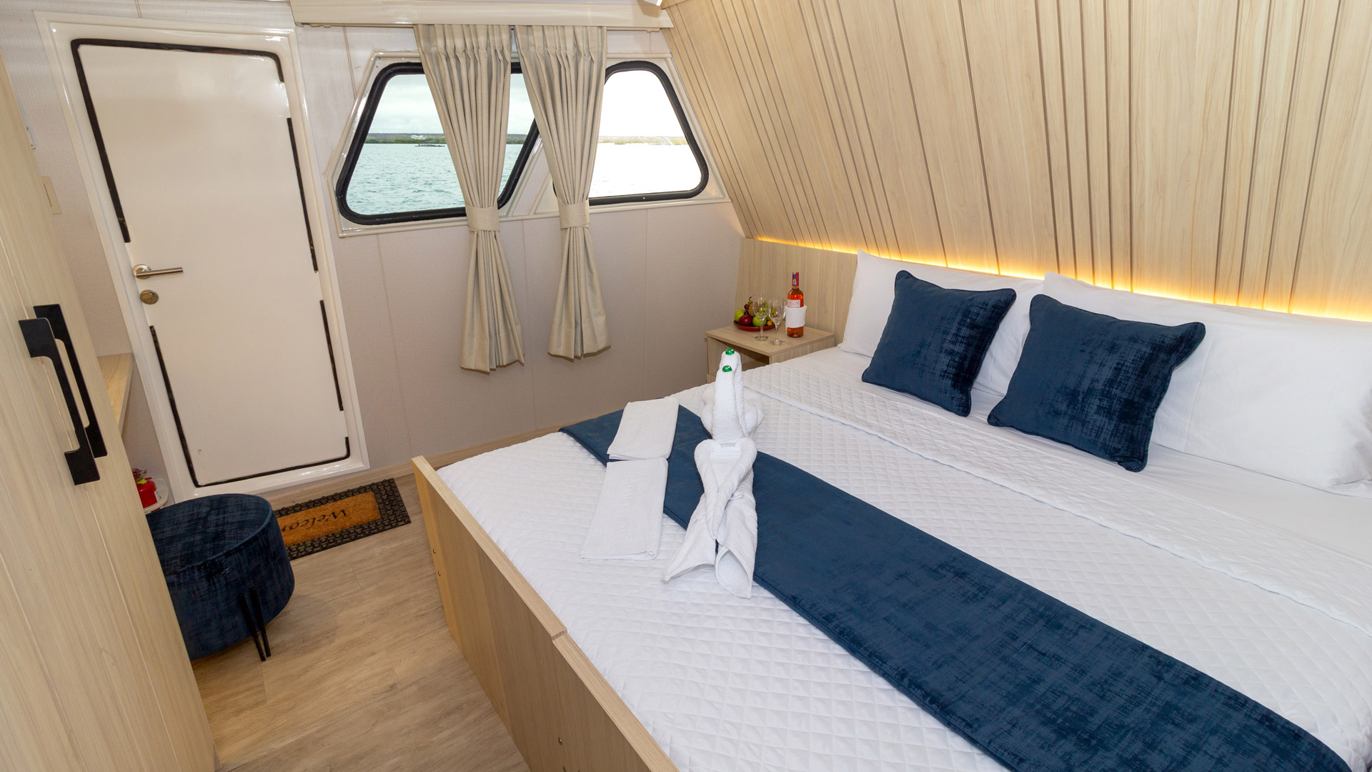 Double cabin