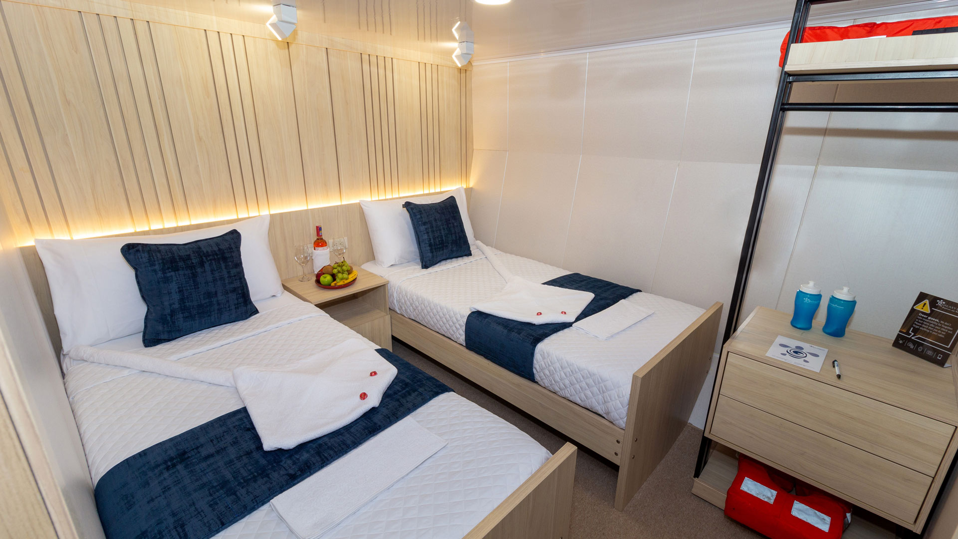 Twin cabin