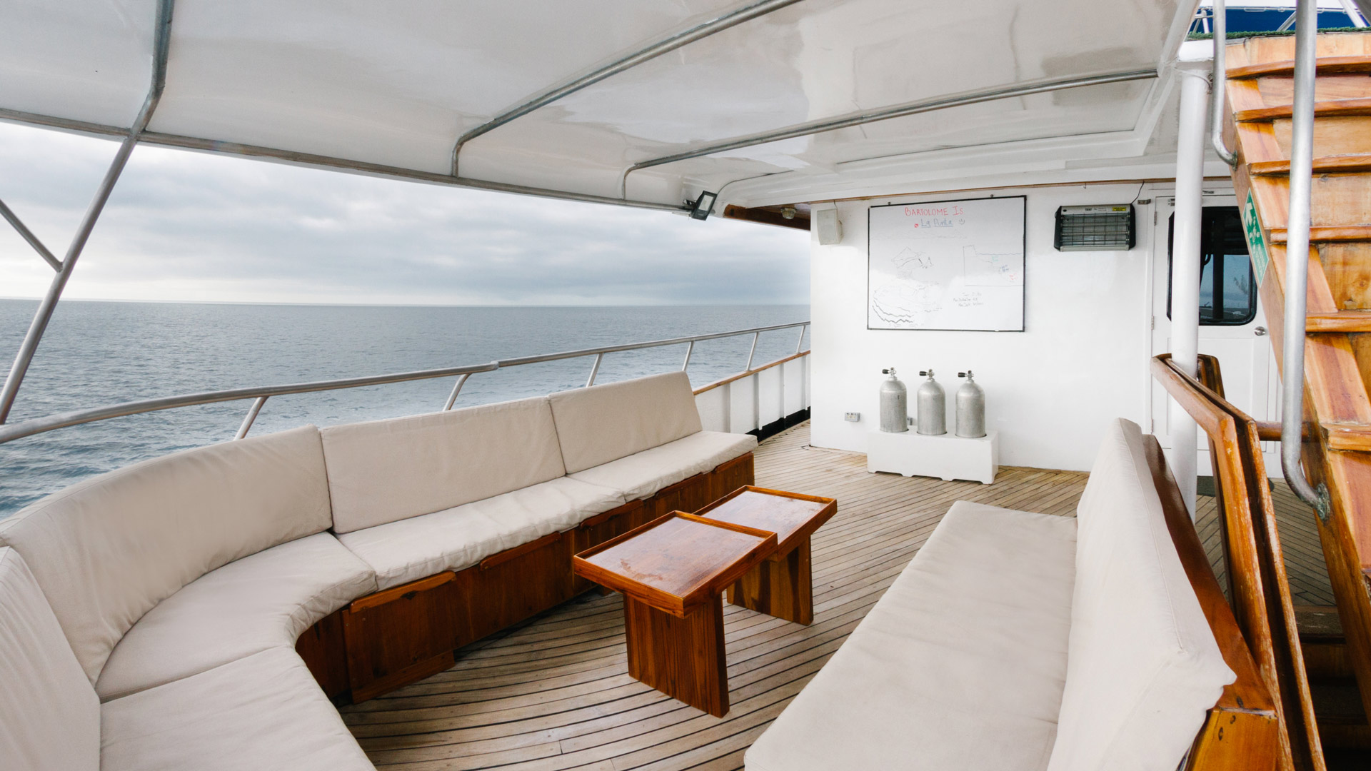 Outside lounge