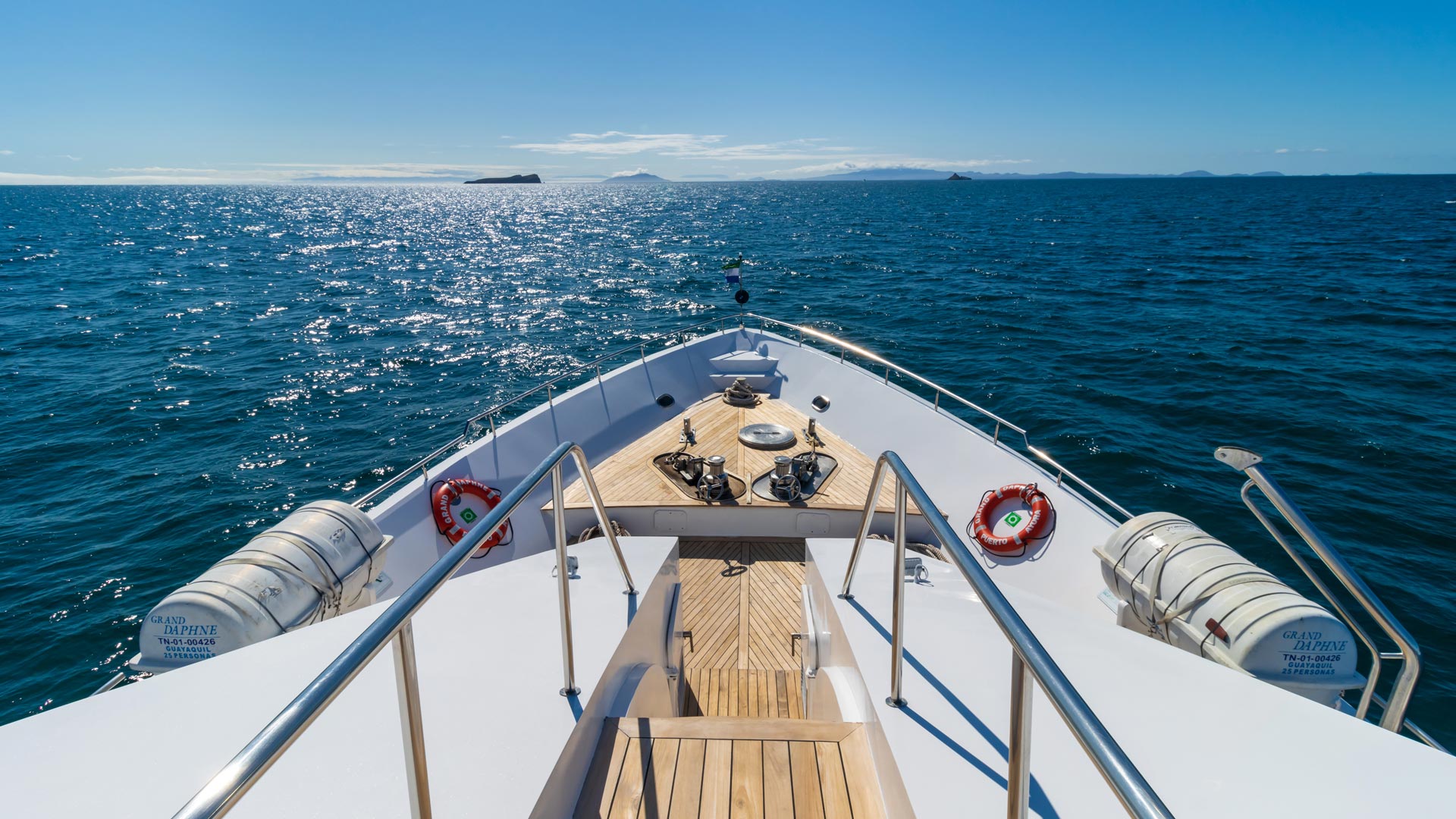 Front yatch