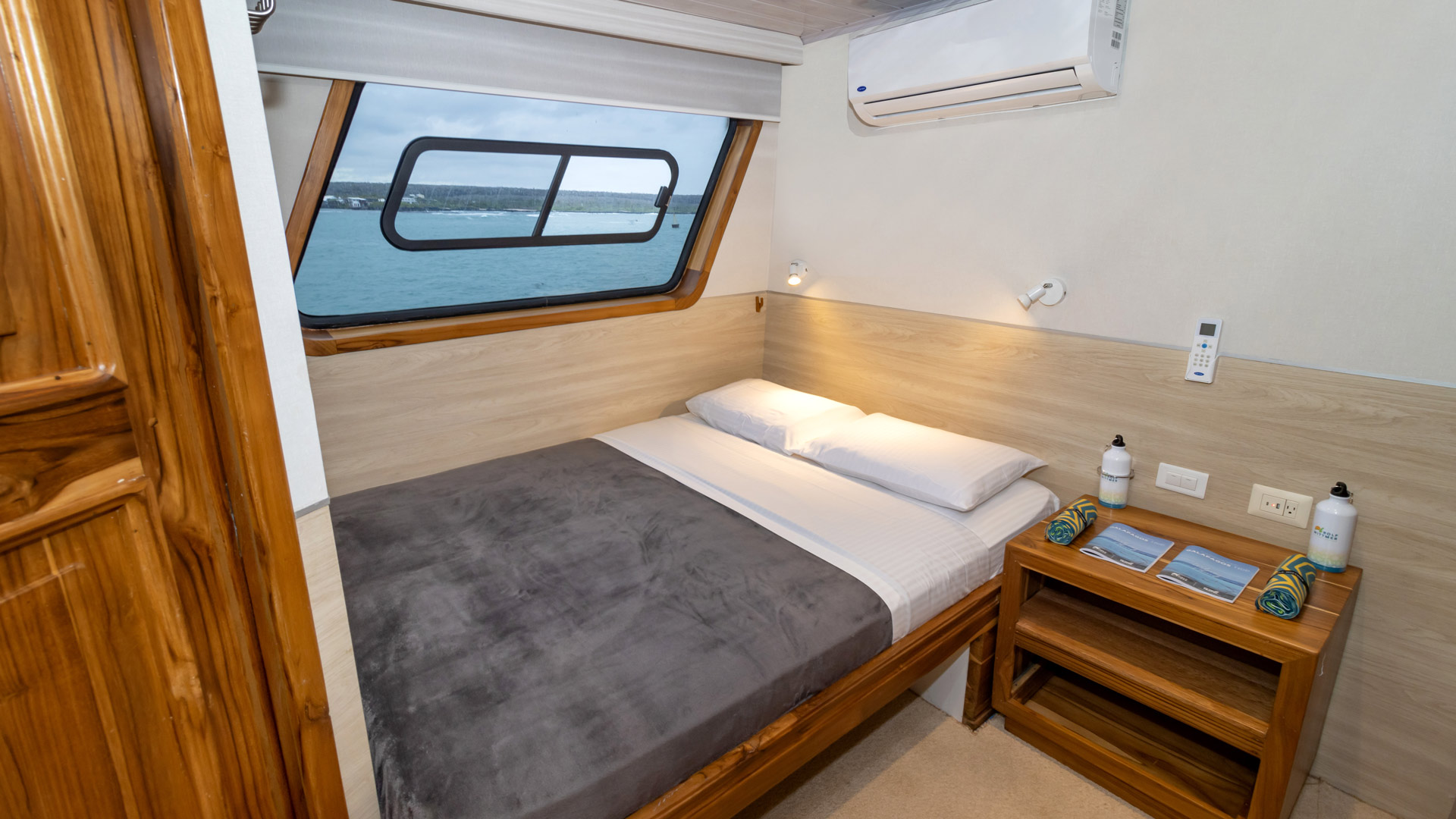 Upper deck double