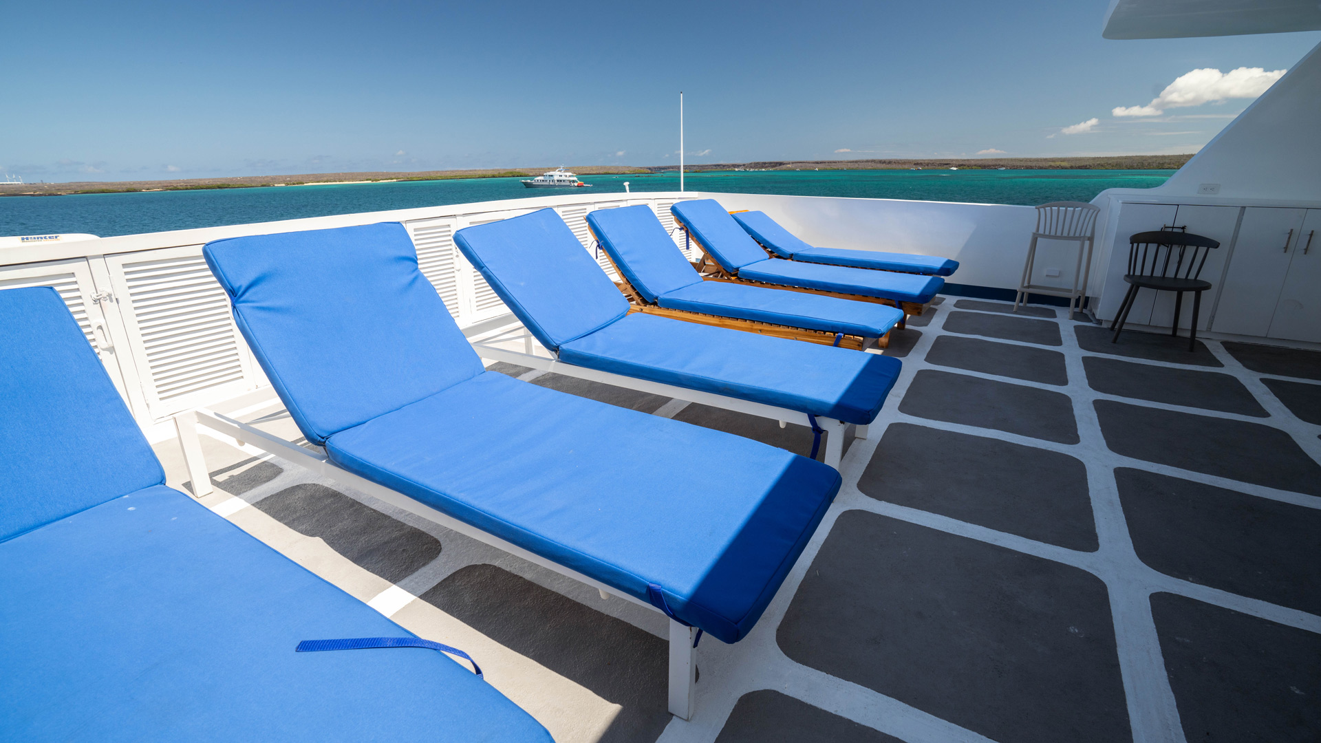 Bridge sun deck