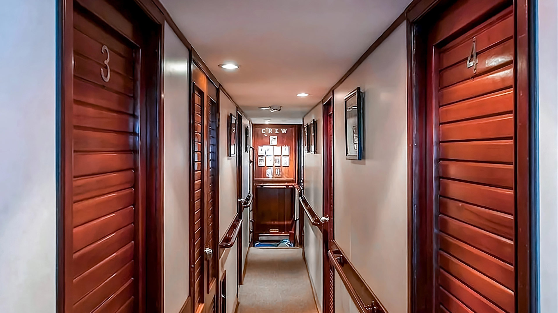 Lower deck cabins hall