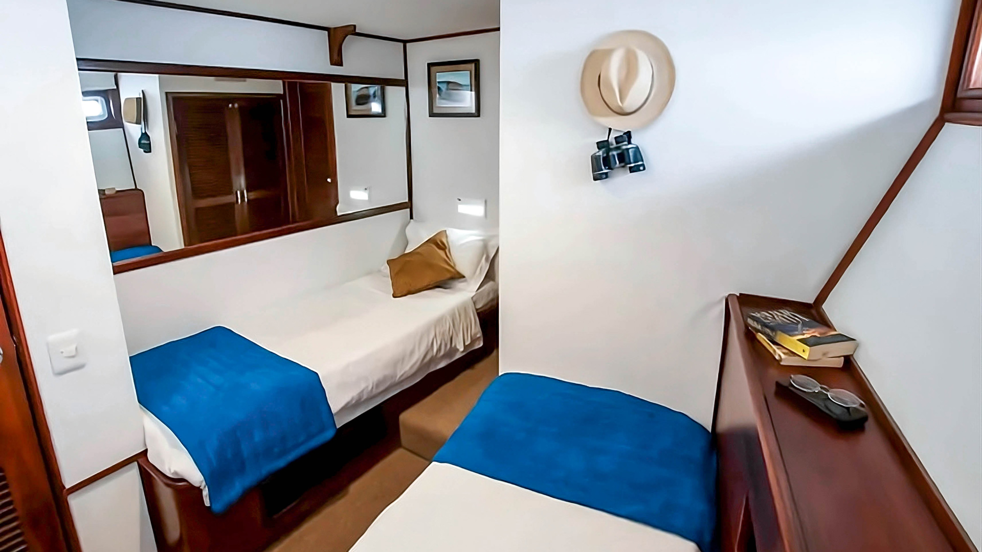 Lower deck twin cabin